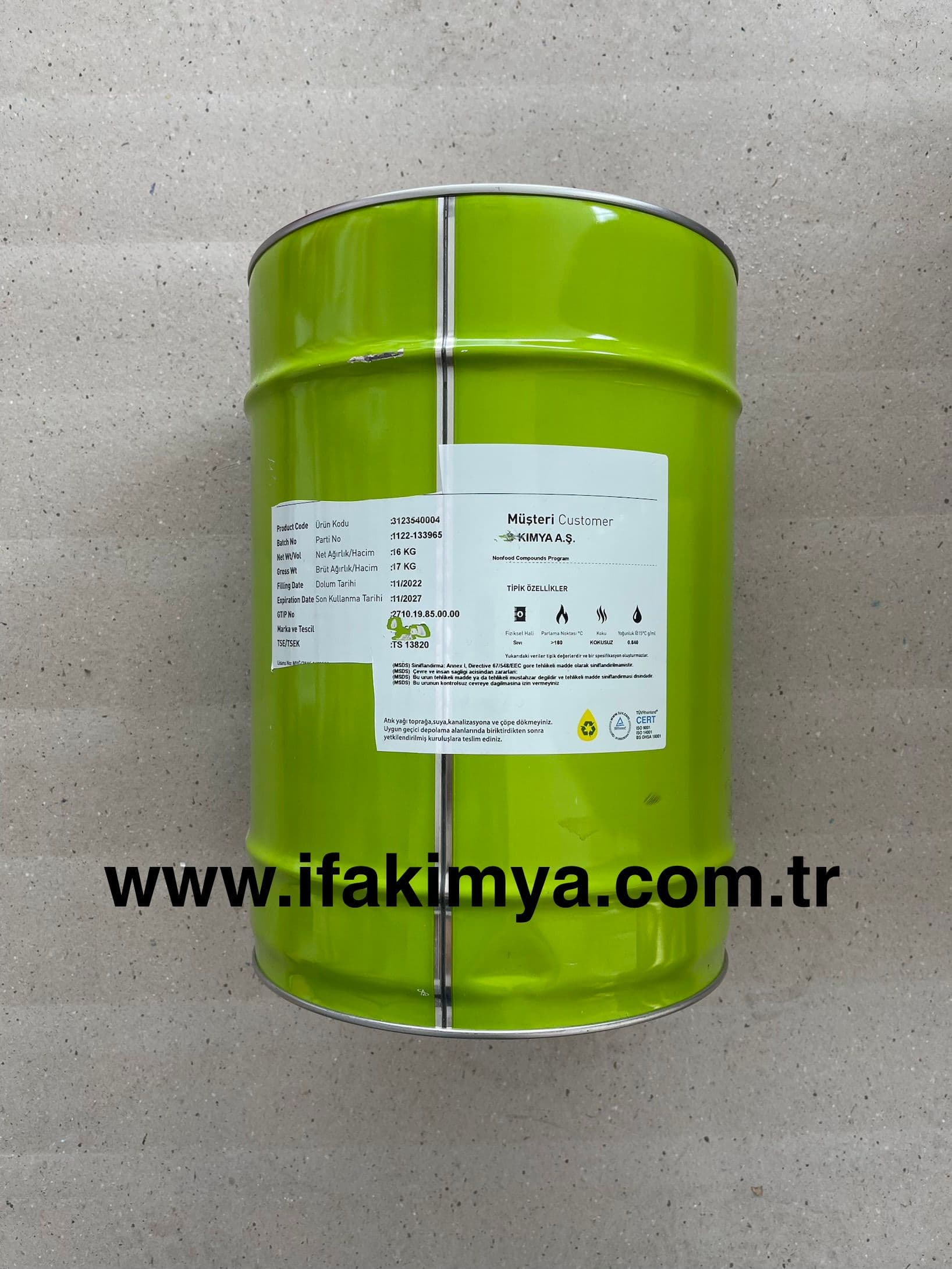 Likit parafin, renksiz ve kokusuz sıvı formda, kozmetik ve farmasötik ürünlerde nem tutucu ve yumuşatıcı olarak kullanılan mineral yağdır.