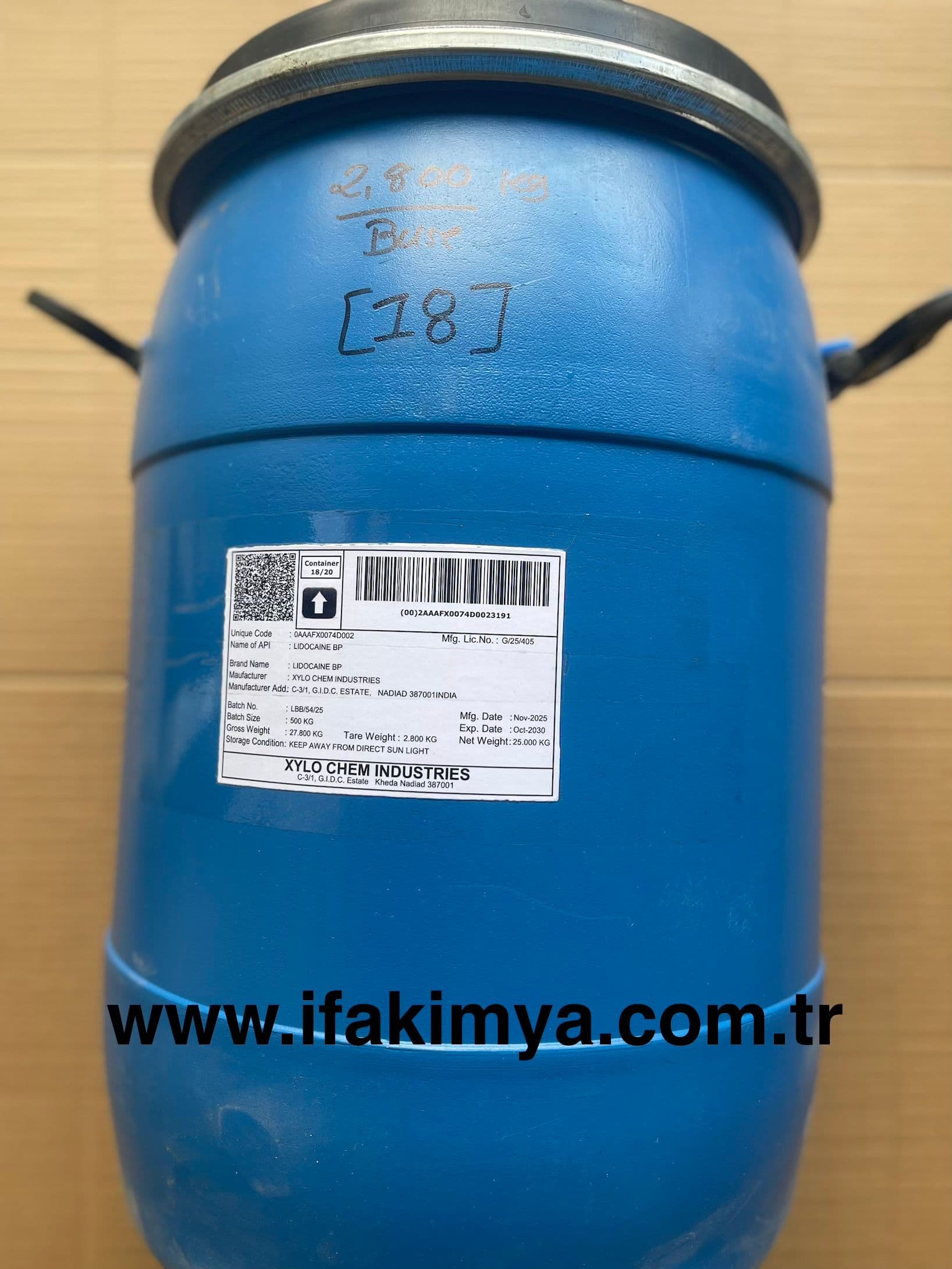 Beyaz kristal toz formda lidokain kimyasal hammaddesi